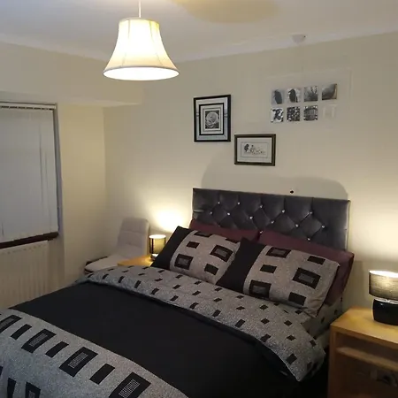 Ideal Home & Cottage Inviting 4 Bedroom Apartments Walsall Exterior photo