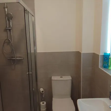 Ideal Home & Cottage Inviting 4 Bedroom Apartments Walsall Exterior photo