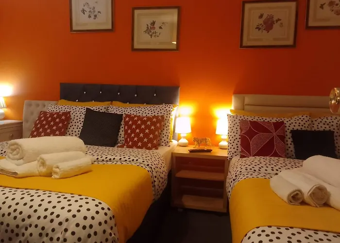 Ideal Home & Cottage Inviting 4 Bedroom Apartments