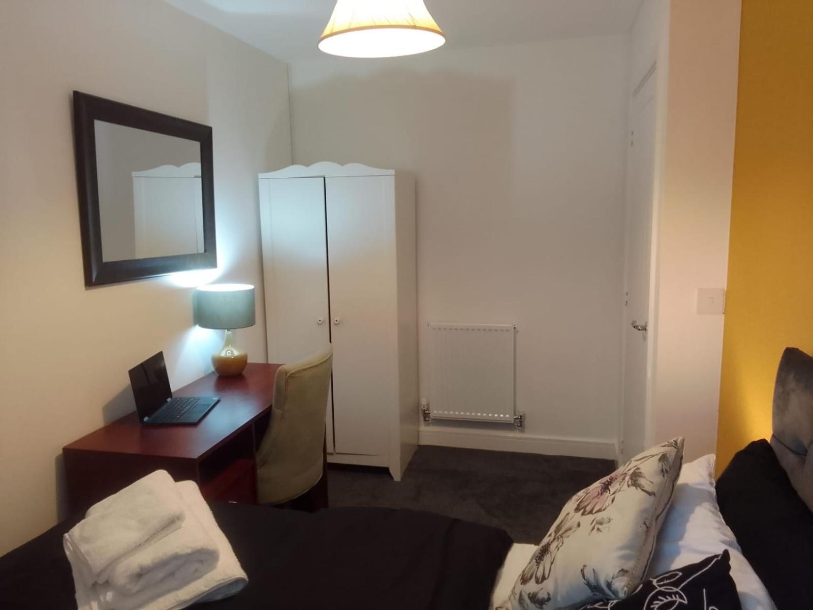 Ideal & Inviting 4 Bedroom * Walsall