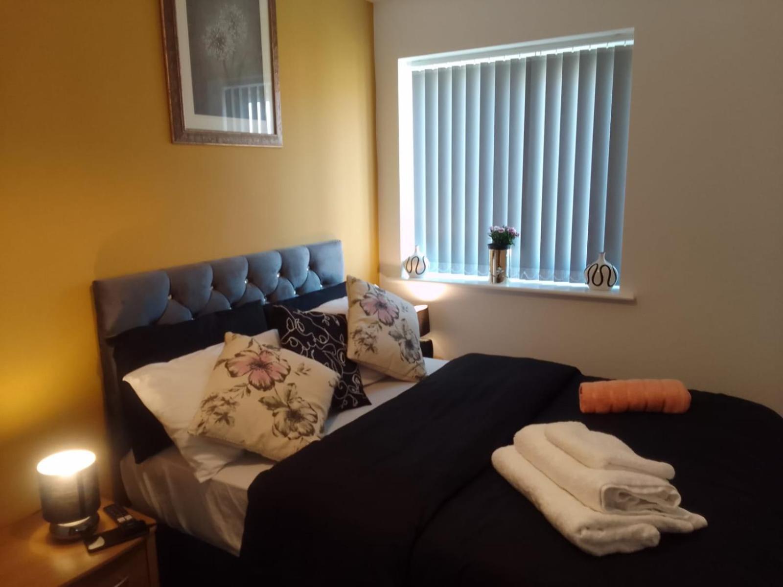 Ideal & Inviting 4 Bedroom * Walsall