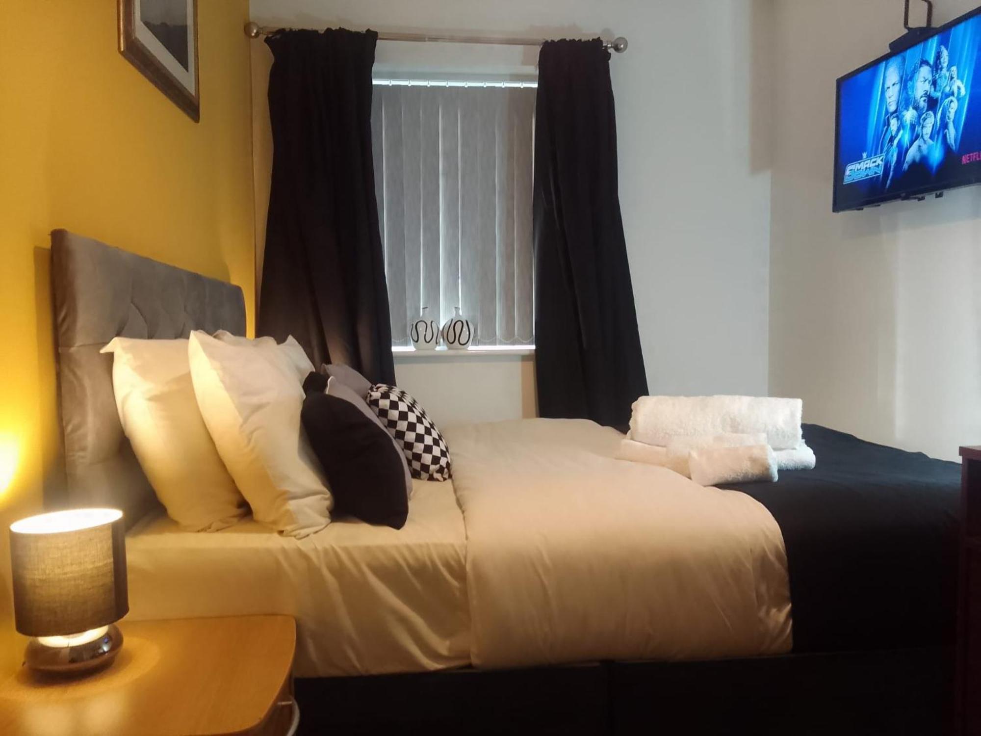 Ideal & Inviting 4 Bedroom Apartment
