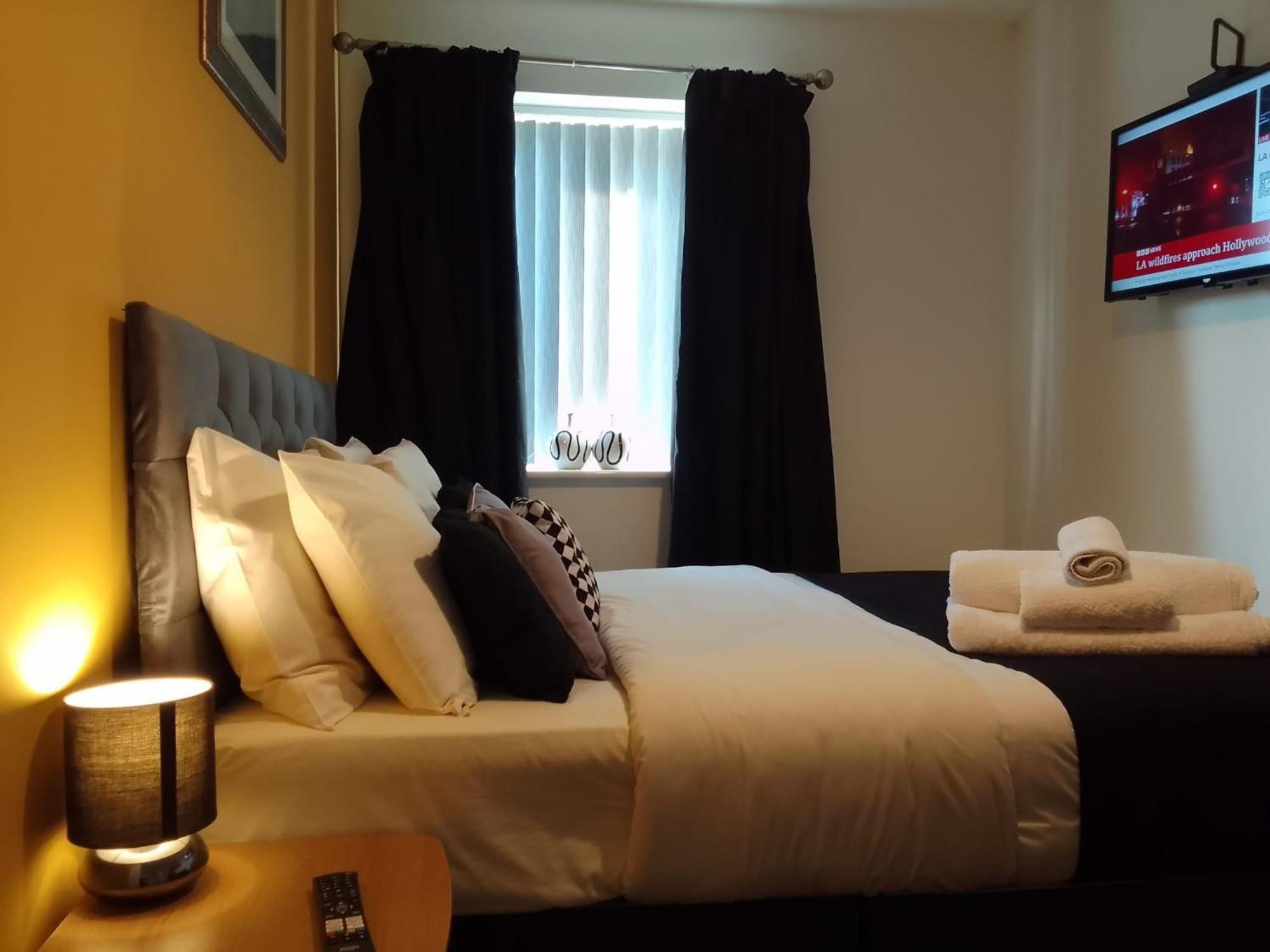 Ideal & Inviting 4 Bedroom Apartment *